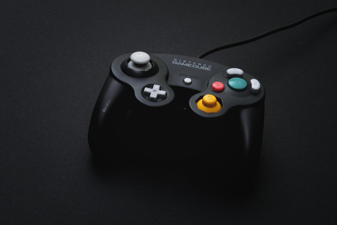 Choosing Controllers and Connection Options for a Seamless Retro Experience